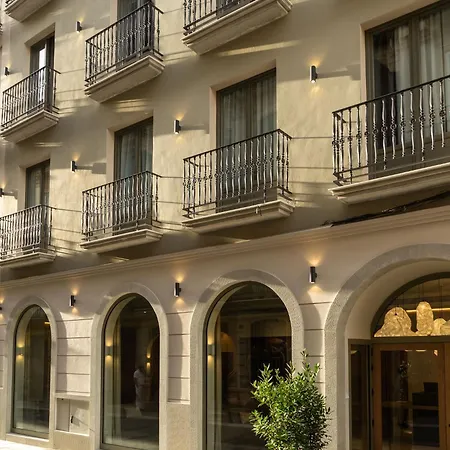 Well And 4* مالقة